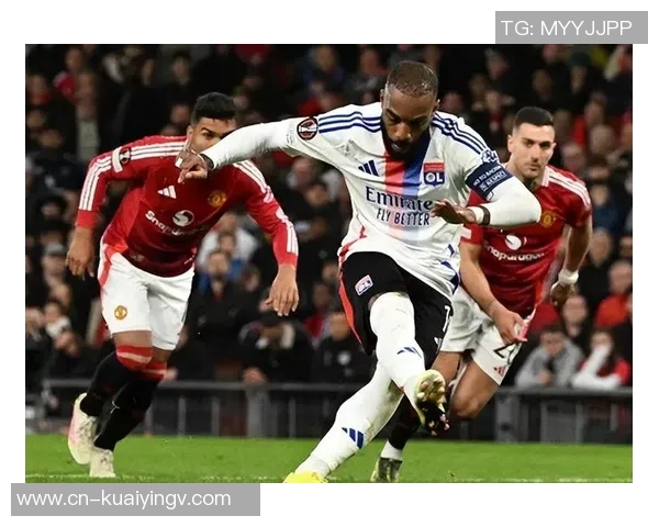 尤文图斯与曼联巅峰对决谁能在欧战中笑到最后